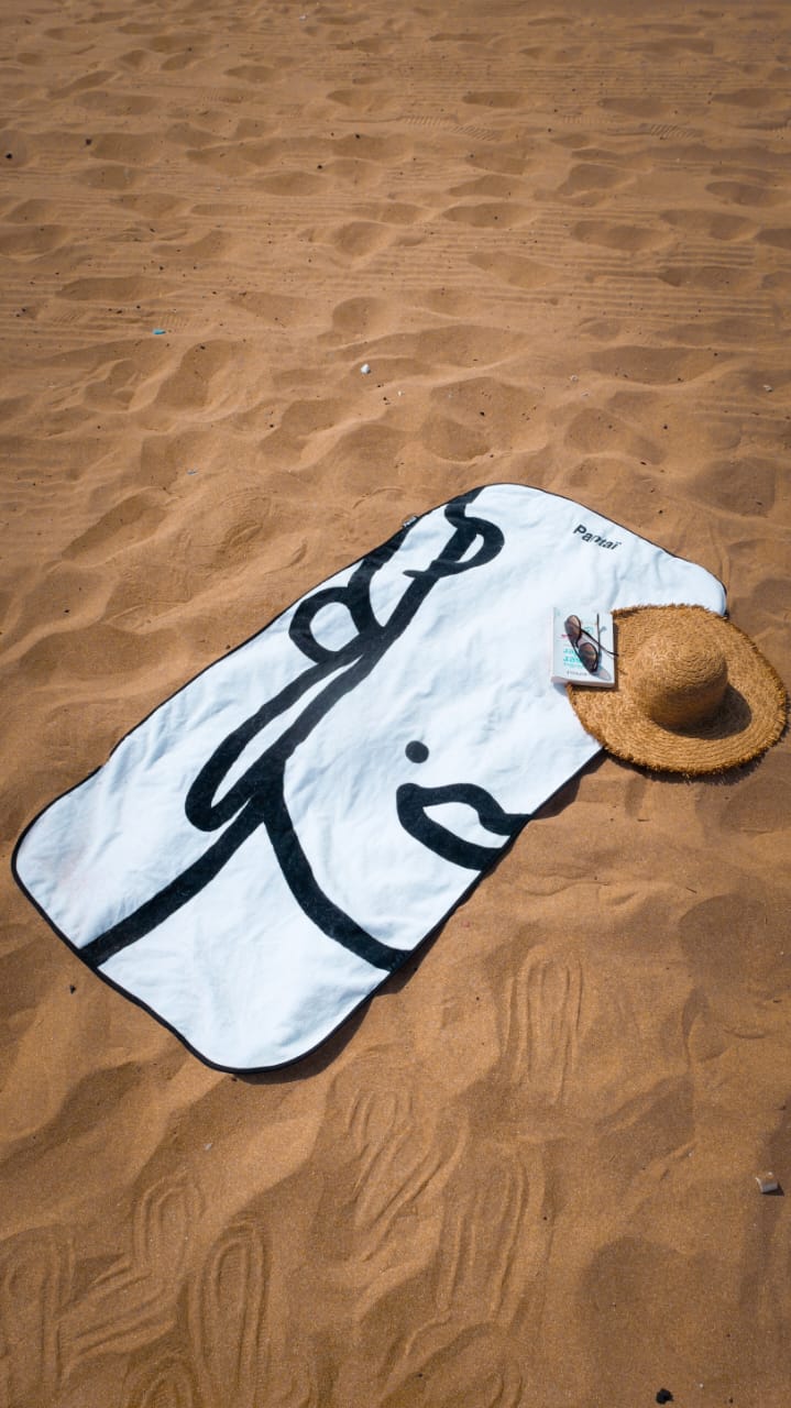 Serviette de plage microfibre recyclée – Sans sable & ultra absorbante