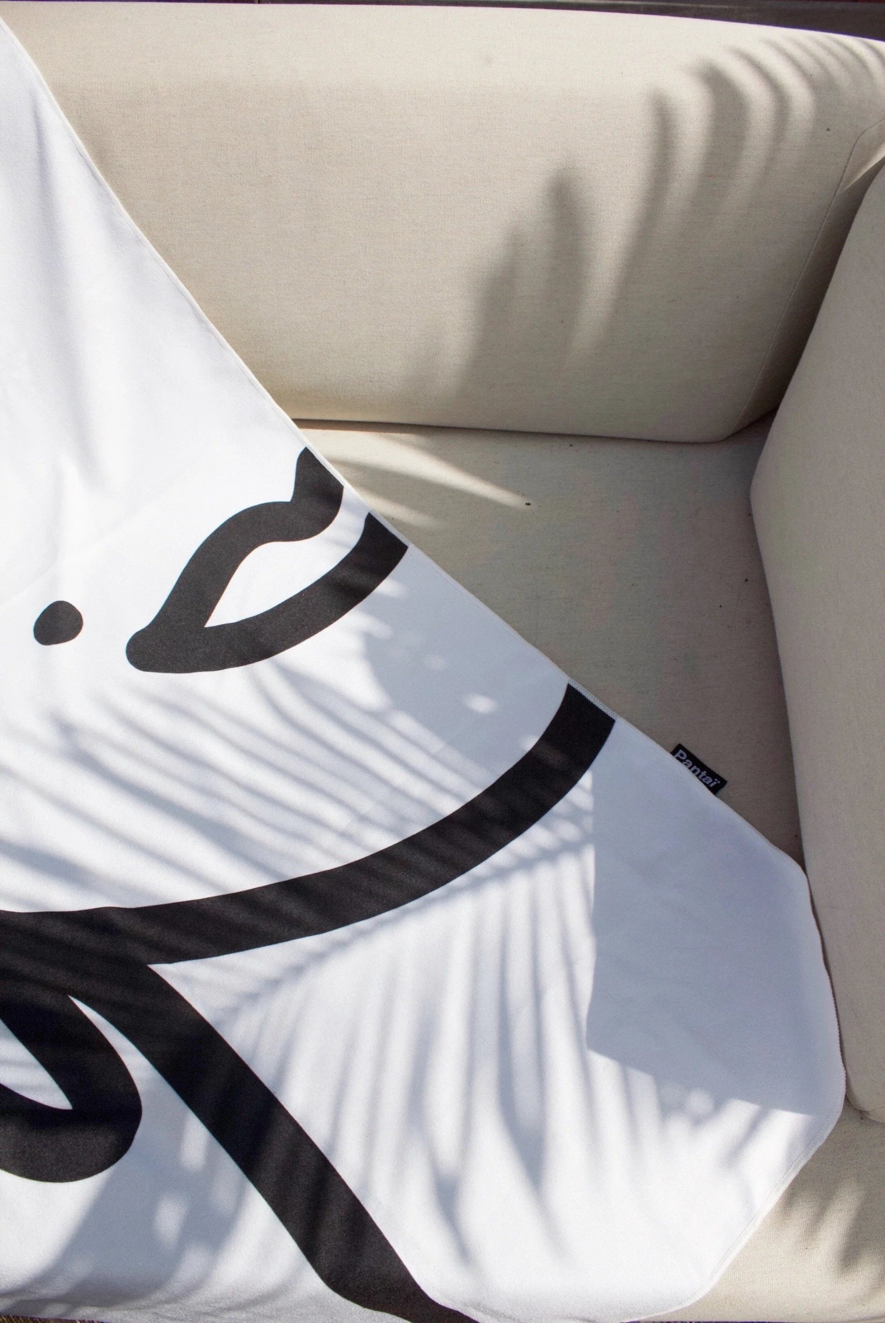 Serviette de plage microfibre recyclée – Sans sable & ultra absorbante