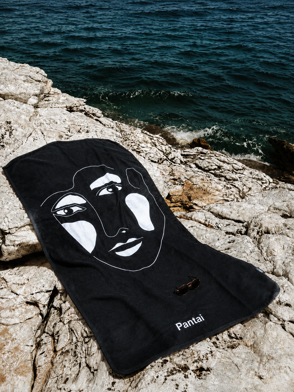 Serviette de plage microfibre recyclée – Sans sable & ultra absorbante